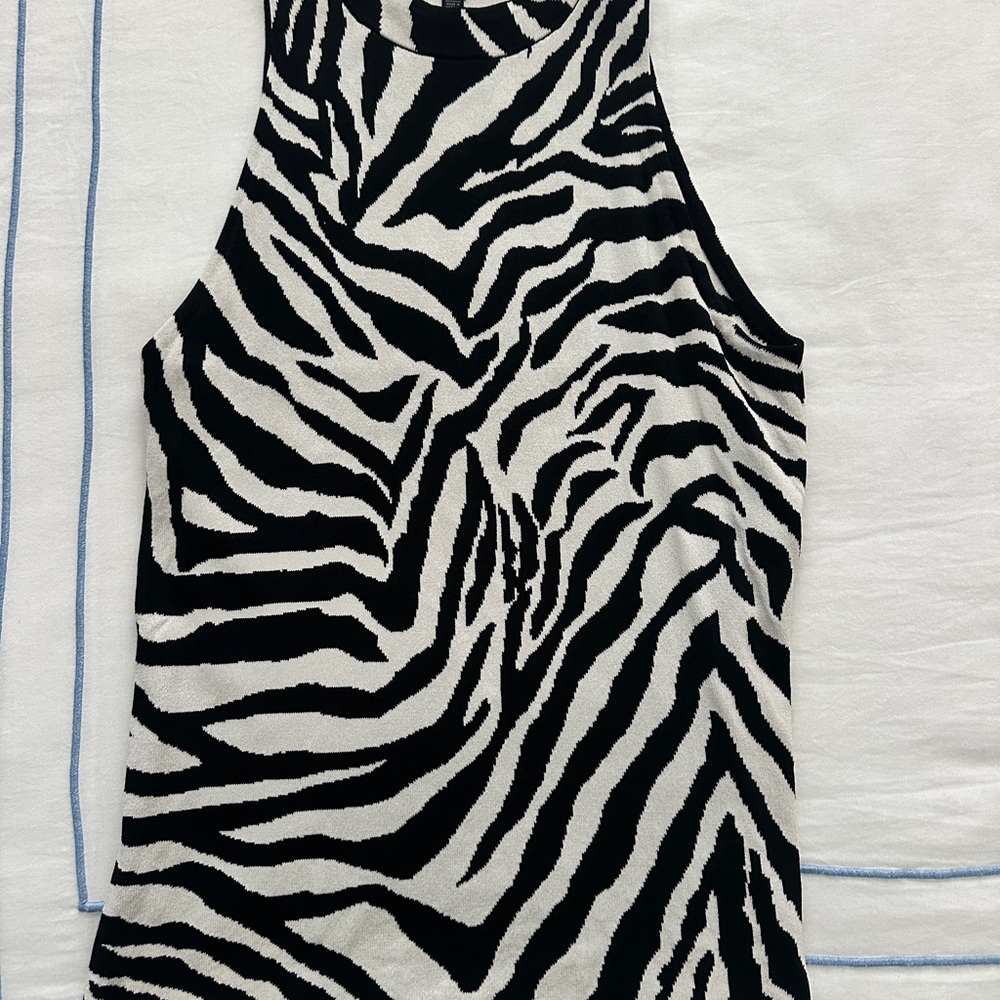 Women sleeveless top